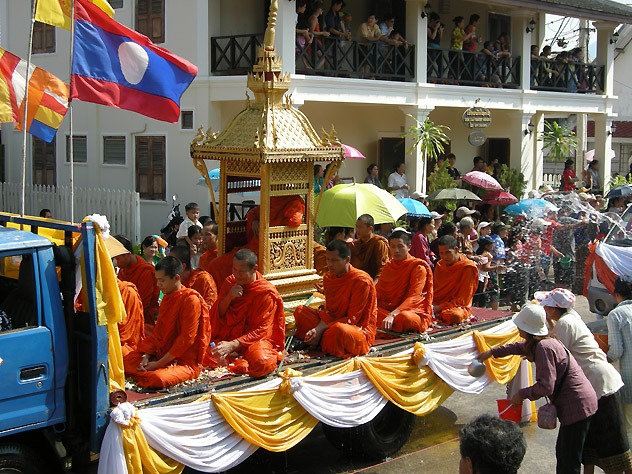 ภาพประทับใจ สงกรานต์หลวงพระบาง รวมภาพประเพณีสงกรานต์ปี 51 และ 53 ที่หลวงพระบาง ภาพชุด 1