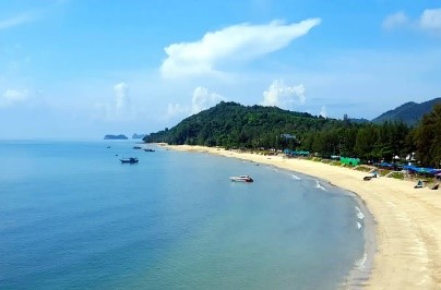 หาดทรายรี ต.หาดทรายรี อ.เมืองชุมพร จ.ชุมพร