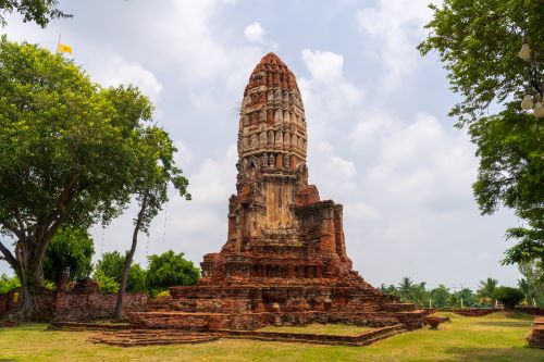 วัดหน้าพระธาตุ ต.อินทร์บุรี อ.อินทร์บุรี จ.สิงห์บุรี 