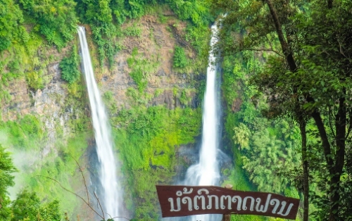 สัมผัสธรรมชาติที่ยิ่งใหญ่กับน้ำตกตาดฟาน ลาวใต้ 🌿💦